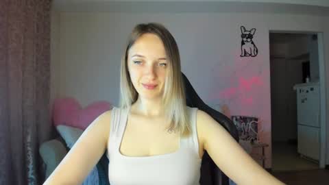 Snapshot of rousereed chatting on June 14, 5:09 am Rouse online show from June 14, 5:09 am