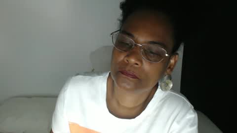 luxa online show from November 18, 10:25 pm