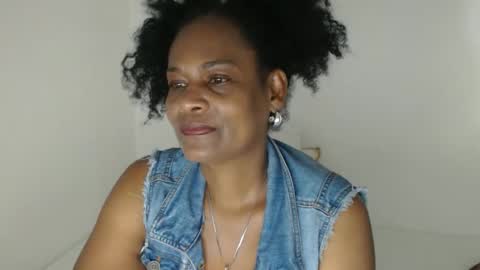 luxa online show from February 2, 1:10 pm