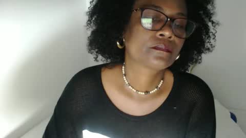 luxa online show from February 6, 2:09 pm