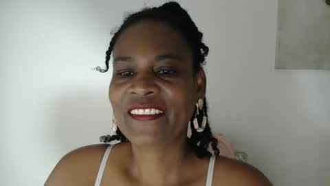 Snapshot of roushlove chatting on April 22, 12:39 pm luxa online show from April 22, 12:39 pm
