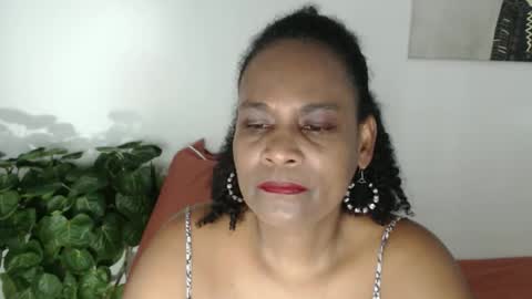 Snapshot of roushlove chatting on May 12, 5:21 pm luxa online show from May 12, 5:21 pm