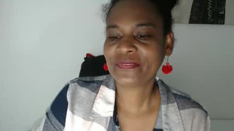 Snapshot of roushlove chatting on May 30, 10:56 am luxa online show from May 30, 10:56 am