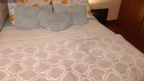 Rouss marie henao  online show from February 11, 12:59 am