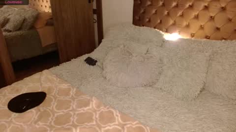 Rouss marie henao  online show from March 5, 3:18 am