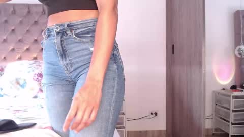 Rouss marie henao  online show from March 7, 1:08 pm