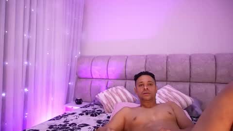 Snapshot of rousse_coup chatting on December 2, 7:20 pm Rosse and Miller online show from December 2, 7:20 pm