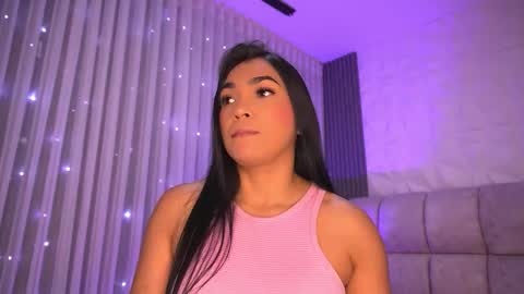 Snapshot of rousse_coup chatting on February 5, 7:18 pm Rosse and Miller online show from February 5, 7:18 pm