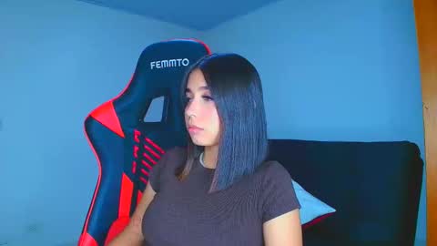 rousse_violet online show from December 15, 1:54 am