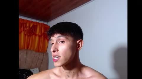 Snapshot of rowanboy23 chatting on July 26, 1:47 am rowanboy23 online show from July 26, 1:47 am