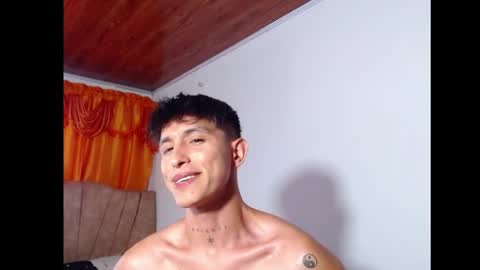 Snapshot of rowanboy23 chatting on July 26, 7:43 pm rowanboy23 online show from July 26, 7:43 pm