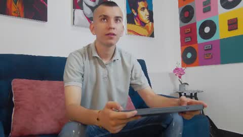 Snapshot of rowancley chatting on June 8, 11:54 am Rowan online show from June 8, 11:54 am