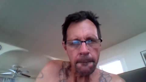 Snapshot of rowley2018 chatting on June 9, 12:00 am rowley2018 online show from June 9, 12:00 am