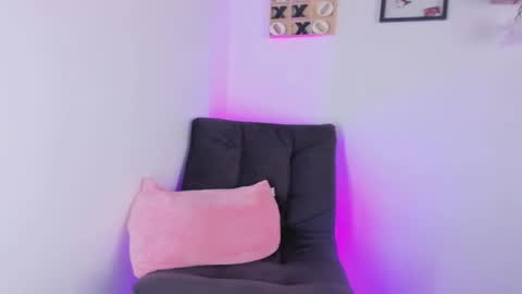 Snapshot of roxan_ne chatting on September 16, 4:19 pm Roxx online show from September 16, 4:19 pm