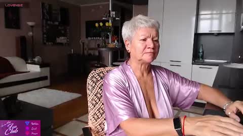 Snapshot of roxana_brooks chatting on June 27, 9:58 am Roxana online show from June 27, 9:58 am
