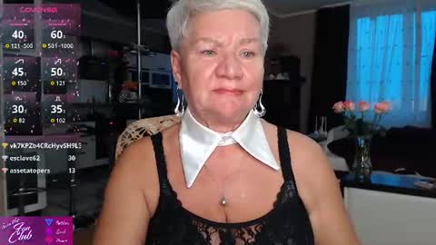 Snapshot of roxana_brooks chatting on August 4, 6:43 pm Roxana online show from August 4, 6:43 pm