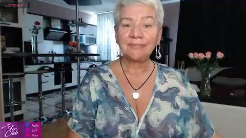 Snapshot of roxana_brooks chatting on August 5, 1:47 pm Roxana online show from August 5, 1:47 pm