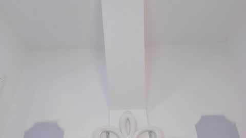 roxana_scott1 online show from April 6, 4:46 am