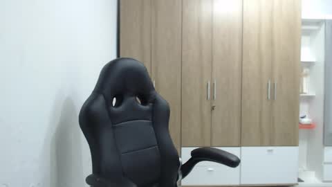Snapshot of roxanalove7 chatting on April 29, 12:27 am Roxana online show from April 29, 12:27 am
