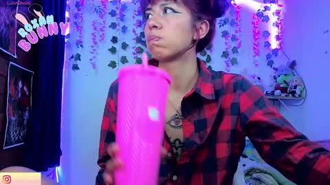 Snapshot of roxanbunny chatting on April 27, 2:53 am roxxy online show from April 27, 2:53 am