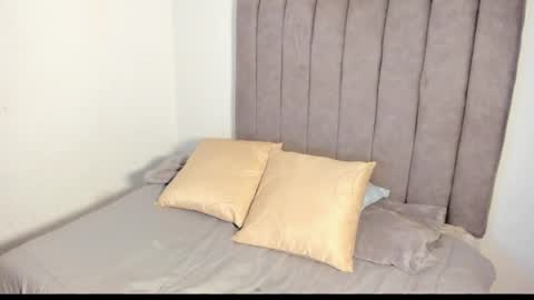 Roxane online show from November 15, 8:44 am