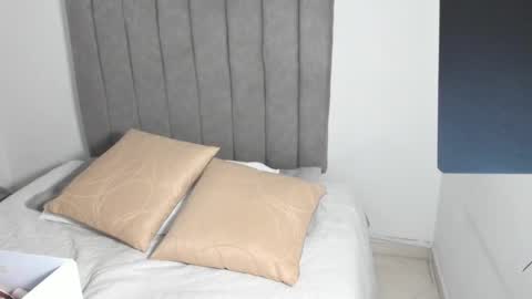 Roxane online show from December 2, 11:15 am