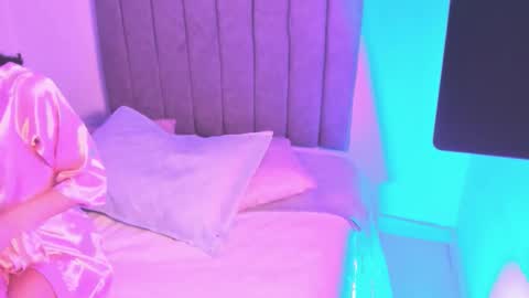 Roxane online show from December 3, 10:24 am