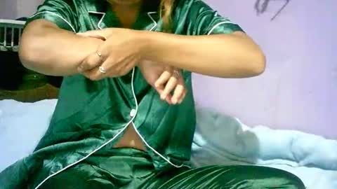 Snapshot of roxanne_98 chatting on February 7, 6:00 pm roxanne_98 online show from February 7, 6:00 pm