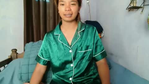 Snapshot of roxanne_98 chatting on February 19, 4:19 am roxanne_98 online show from February 19, 4:19 am