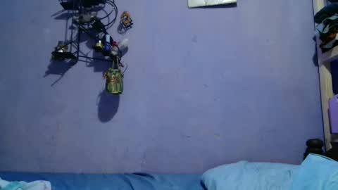 Snapshot of roxanne_98 chatting on February 26, 12:42 am roxanne_98 online show from February 26, 12:42 am