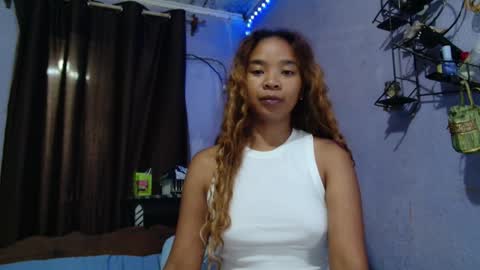 Snapshot of roxanne_98 chatting on February 28, 12:55 am roxanne_98 online show from February 28, 12:55 am