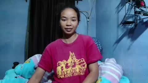 Snapshot of roxanne_98 chatting on July 5, 2:40 am roxanne_98 online show from July 5, 2:40 am