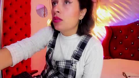 Snapshot of roxanne_han chatting on May 17, 2:53 am roxanne_han online show from May 17, 2:53 am