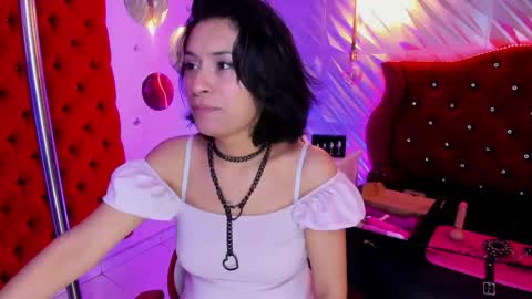 Snapshot of roxanne_han chatting on May 25, 12:22 pm roxanne_han online show from May 25, 12:22 pm