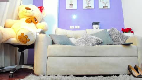 Roxanne evans   Schedule 700 -1400GTM-5 online show from February 18, 1:44 pm