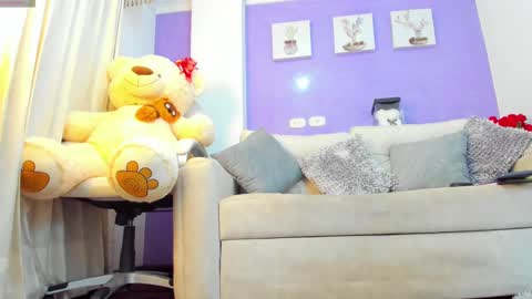 Roxanne evans   Schedule 700 -1400GTM-5 online show from February 19, 1:28 pm