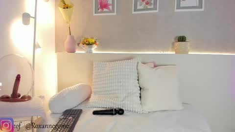 Roxanne Gomez online show from March 11, 1:06 pm