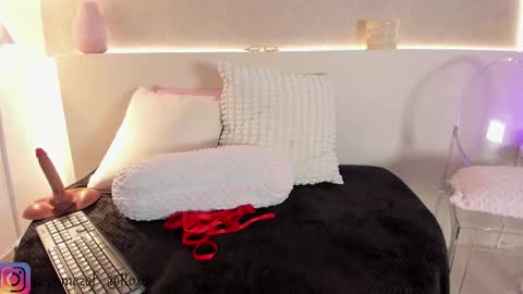 Roxanne Gomez online show from March 28, 12:38 pm