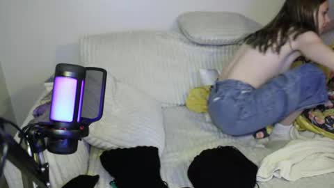 roxie online show from December 13, 7:53 pm