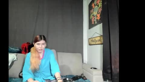 roxihazeleyes online show from October 19, 7:14 pm