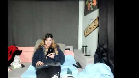 roxihazeleyes online show from February 18, 3:24 am