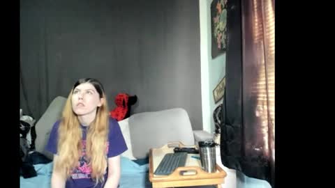 roxihazeleyes online show from March 22, 4:43 pm