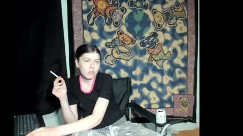 Snapshot of roxihazeleyes chatting on June 24, 4:11 am roxihazeleyes online show from June 24, 4:11 am