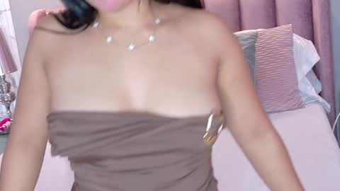 Roxi online show from May 31, 1:40 pm