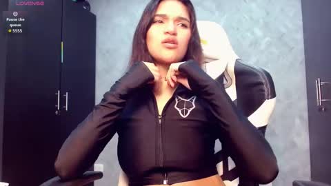 roxxi_2110 online show from January 16, 2:26 am