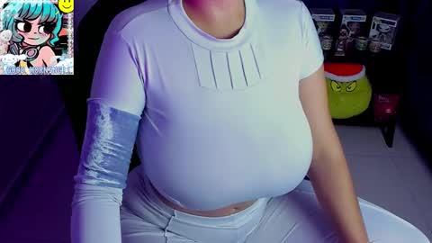 Annah  online show from December 15, 9:13 am