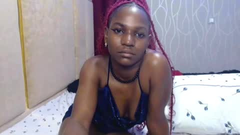 Snapshot of roxy_heather chatting on April 21, 1:42 am Roxy online show from April 21, 1:42 am