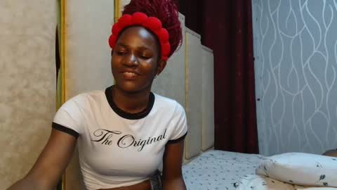 Snapshot of roxy_heather chatting on April 22, 6:42 pm Roxy online show from April 22, 6:42 pm