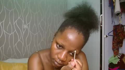 Snapshot of roxy_heather chatting on May 4, 3:30 pm Roxy online show from May 4, 3:30 pm