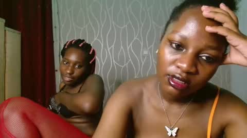 Snapshot of roxy_heather chatting on May 8, 4:01 pm Roxy online show from May 8, 4:01 pm
